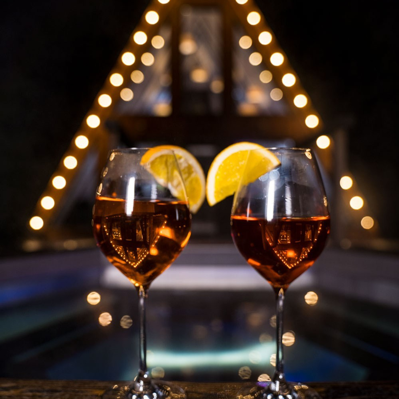 Треугольный коттедж на сутки с чаном, баней мангалом — заказать на 6 человек