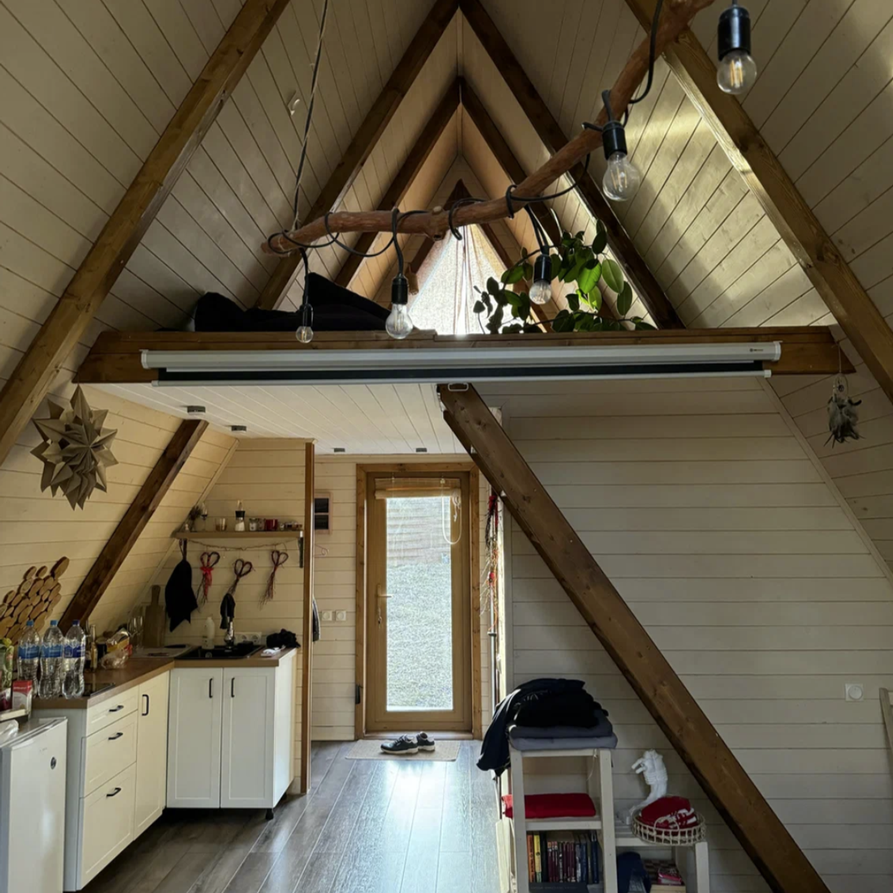 Лесной домик a-frame с террасой на холме в Дмитровском районе — смотреть в каталоге