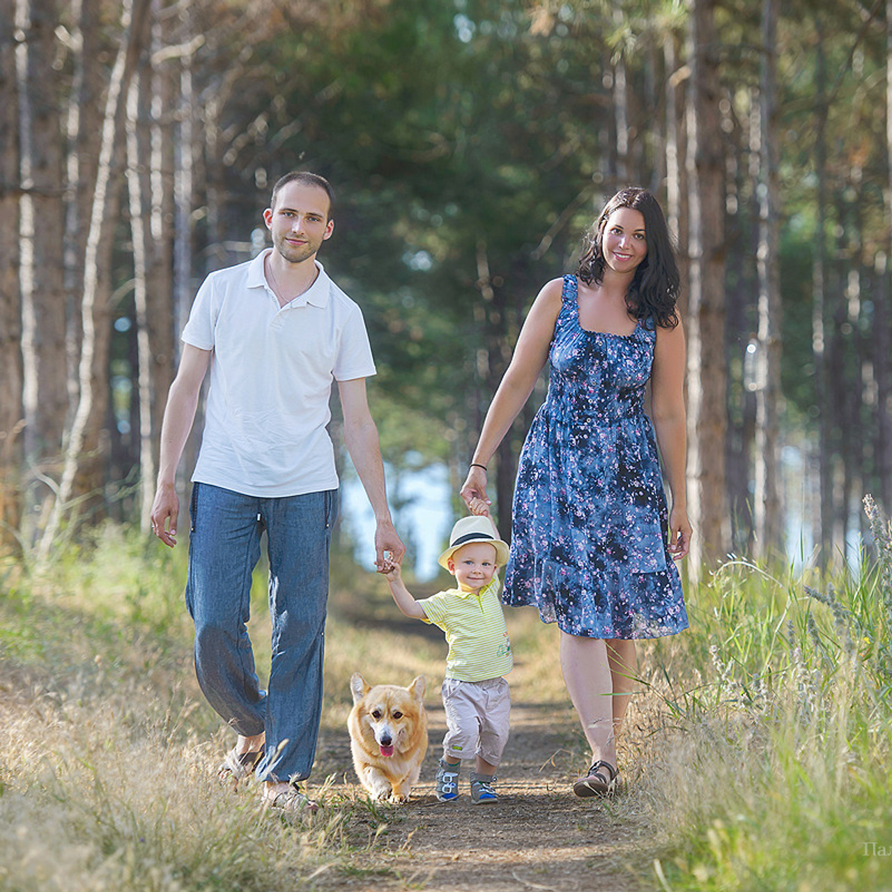 Семейный фотограф в Севастополе. Фотосессия в лесу