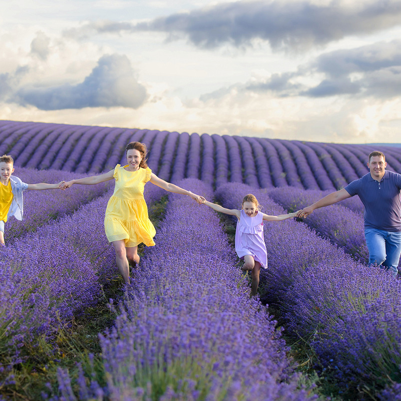 Фотограф Форос, ЮБК и Севастополь. Фотосессия в лавандовом поле для большой семьи