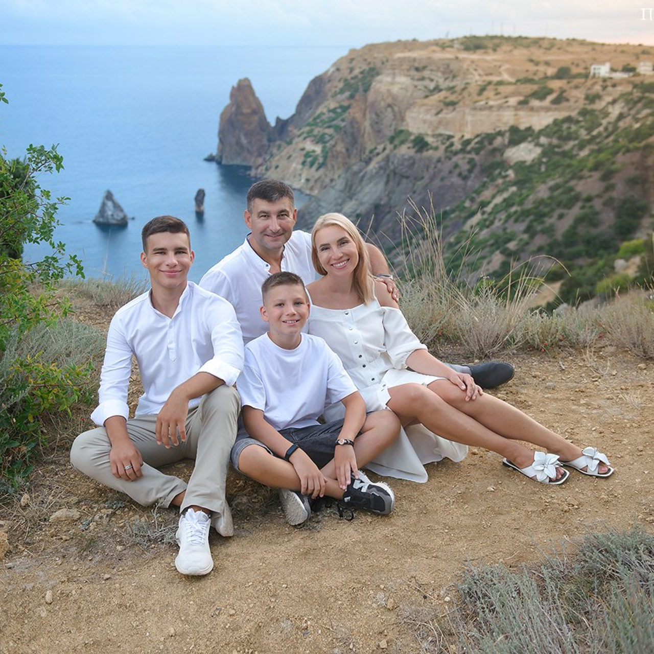 Фотограф Севастополь. Фотосессия на природе на мысе Фиолент