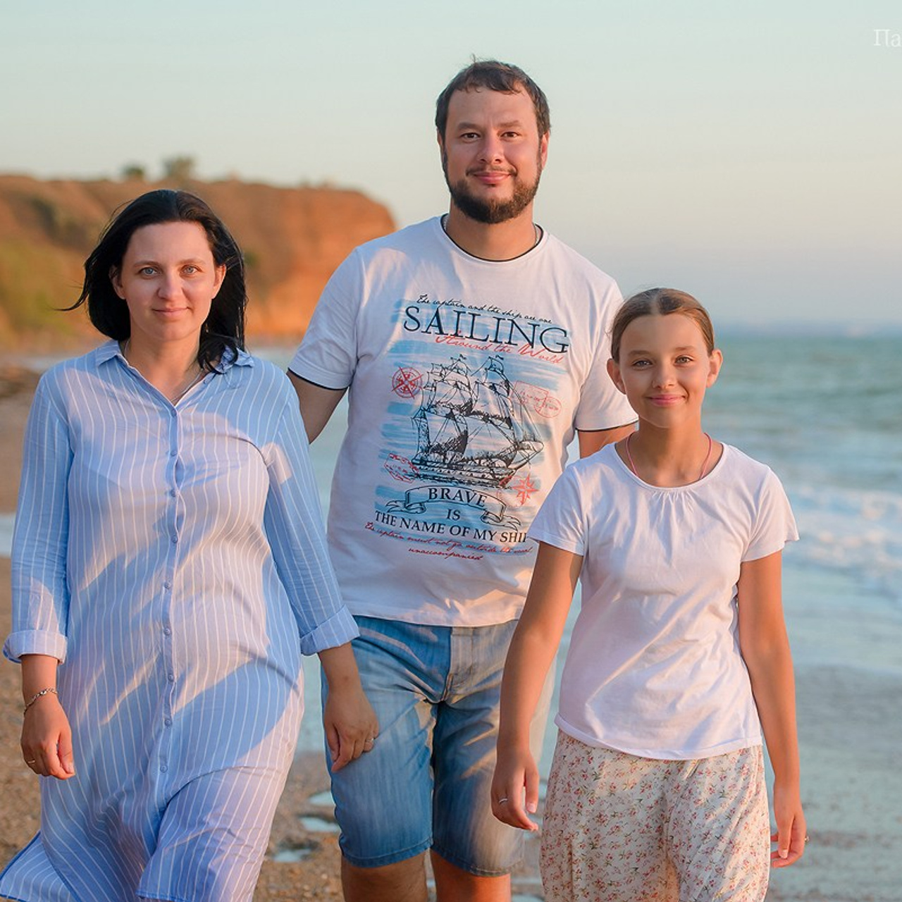 Фотосессия у моря в Севастополе на Северной стороне для семьи