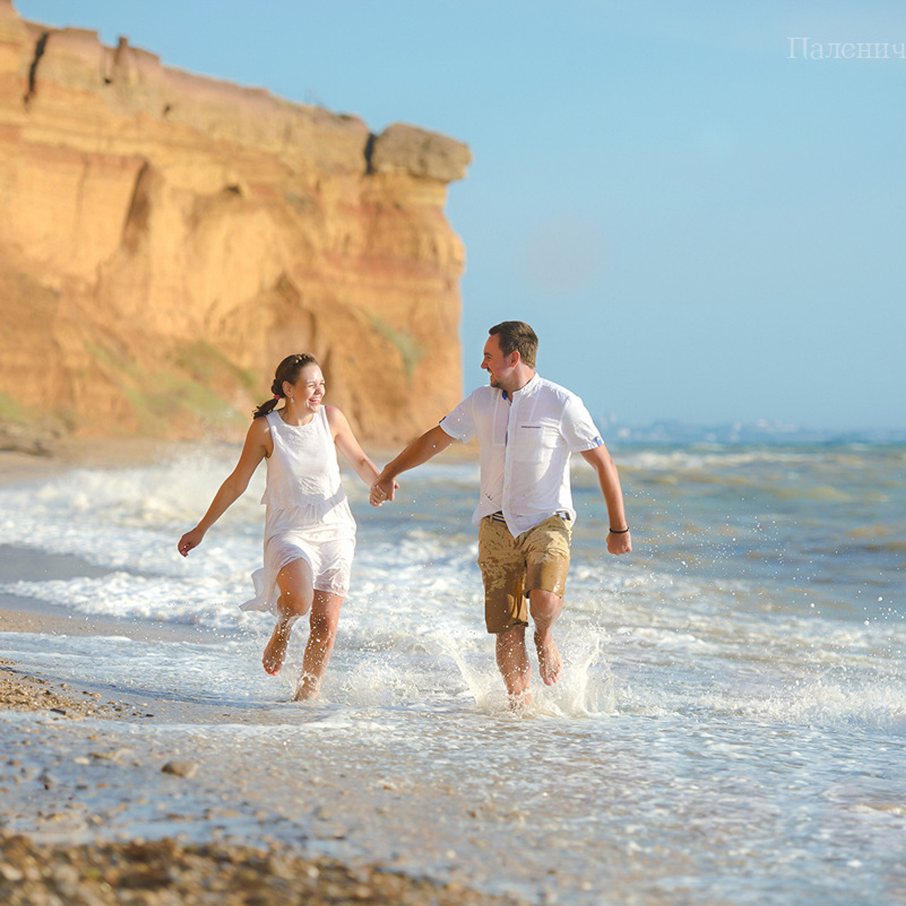 Семейная фотосессия у берегу моря в Севастополе