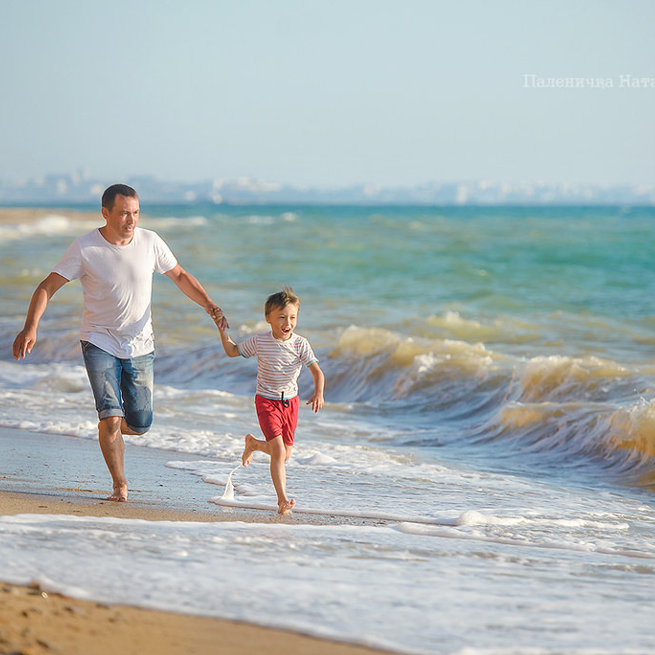 Семейный фотограф Севастополь. Фотосессия на берегу моря, на закате