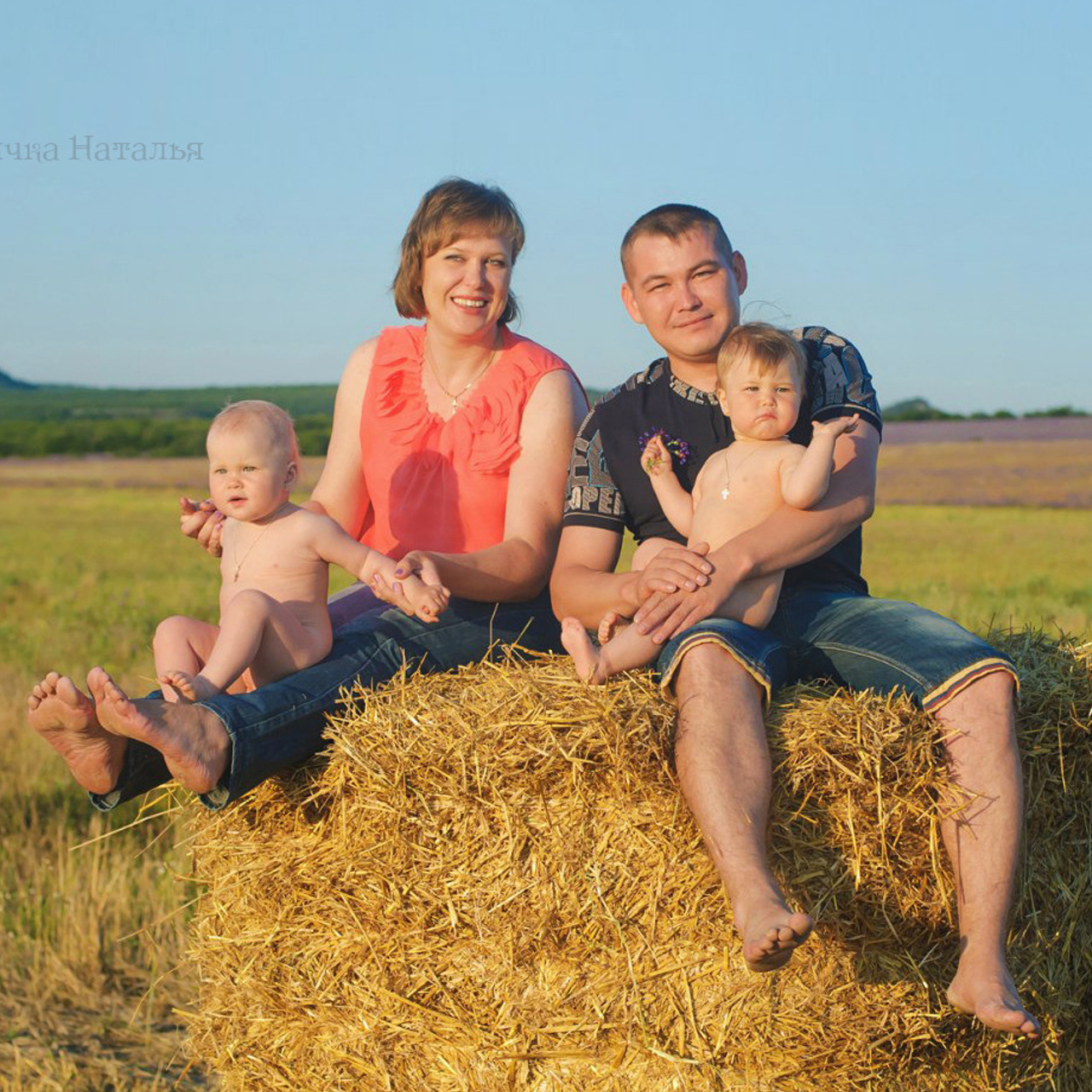Семейная фотосессия с детьми в Севастополе на природе.
