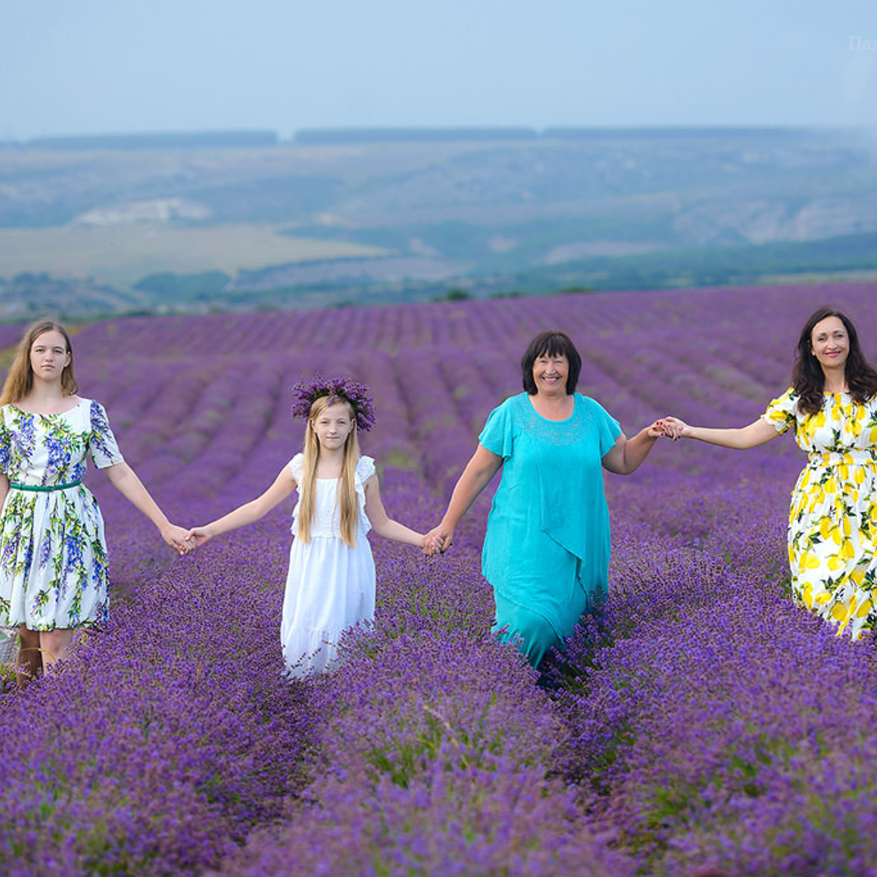 Фотосъемка для маркетплейсов в лаванде. Рекламная фотосъемка