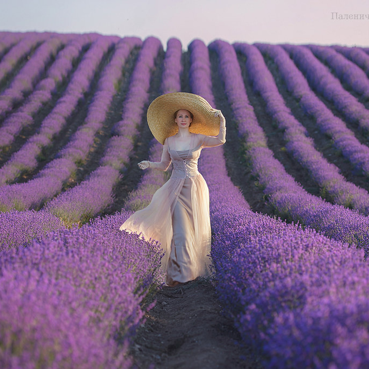 Фотосессия в лавандовом поле Крыма
