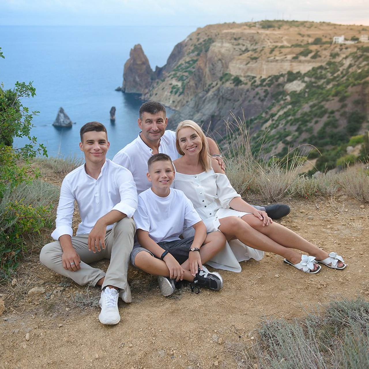 Фотограф Севастополь. Фотосессия на природе для большой семьи