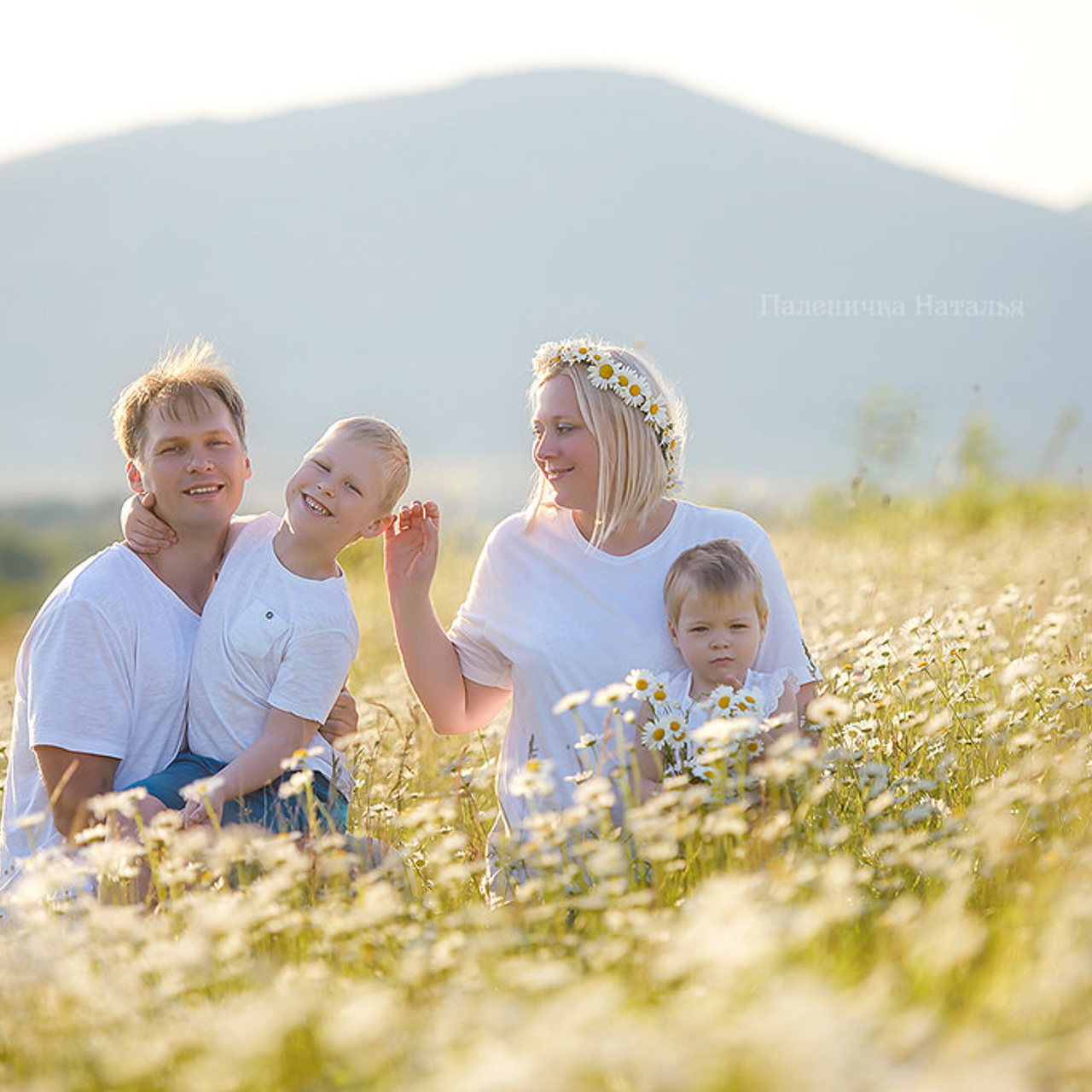фотосессия в цветущих полях Севастополя