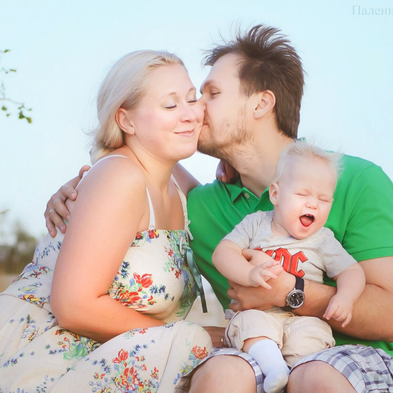 Семейная фотосессия в Севастополе . Родители и малыш