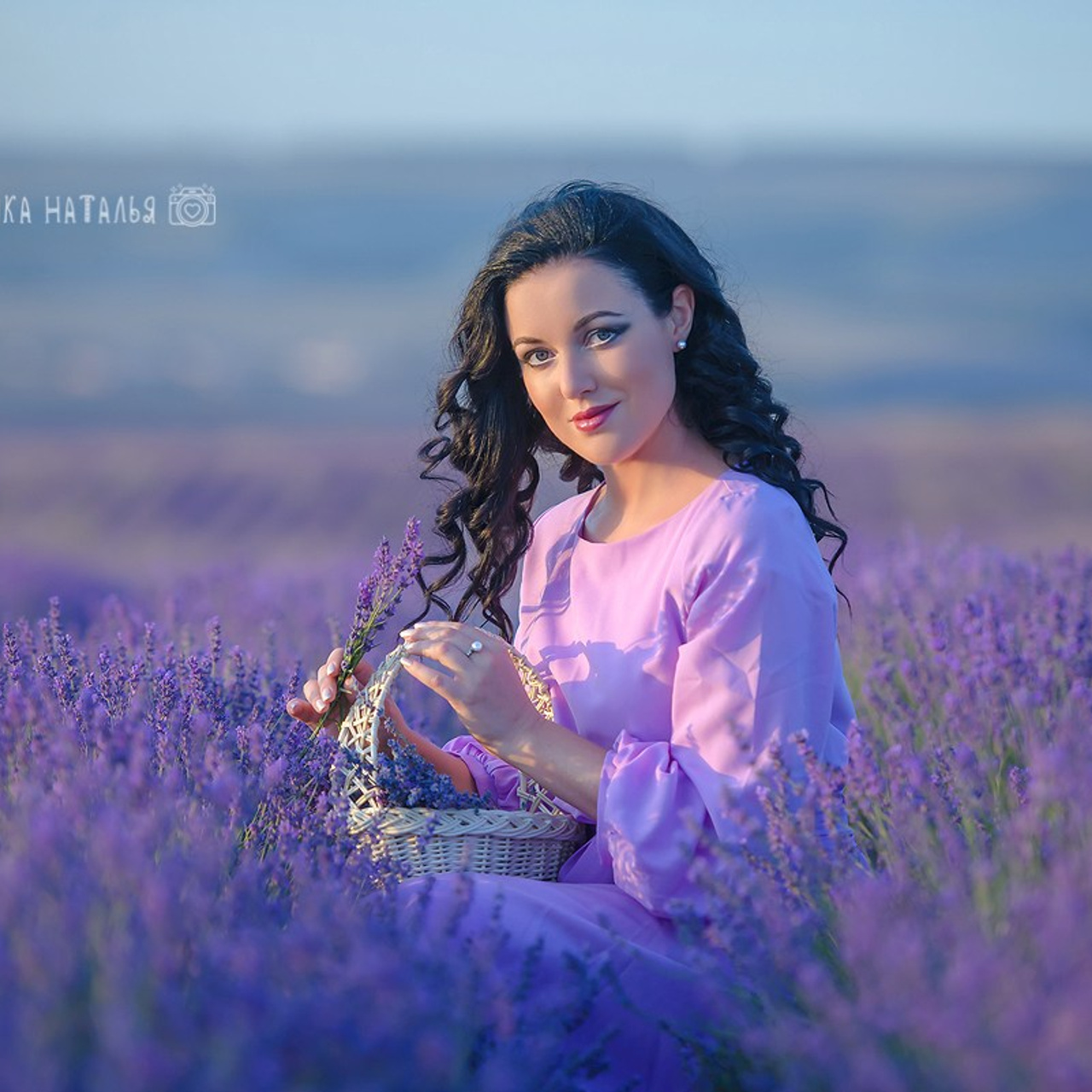 Профессиональная фотосессия в лавандовом поле в Крыму. Фотограф