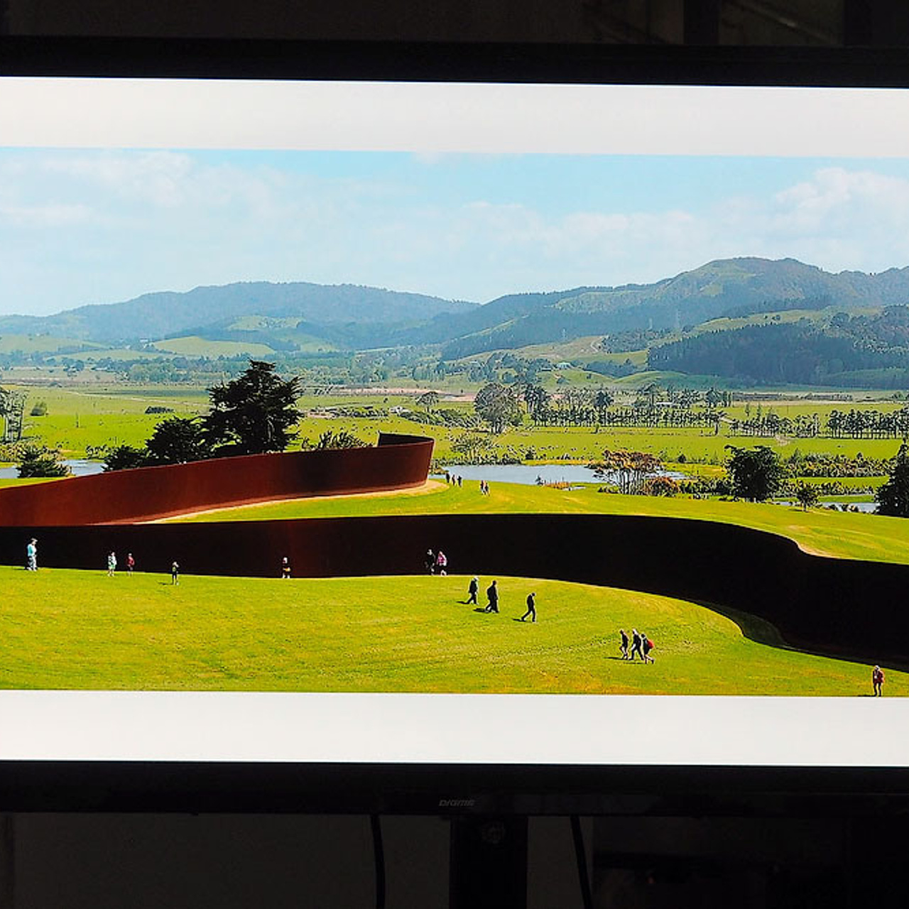 «От монумента до граффити»