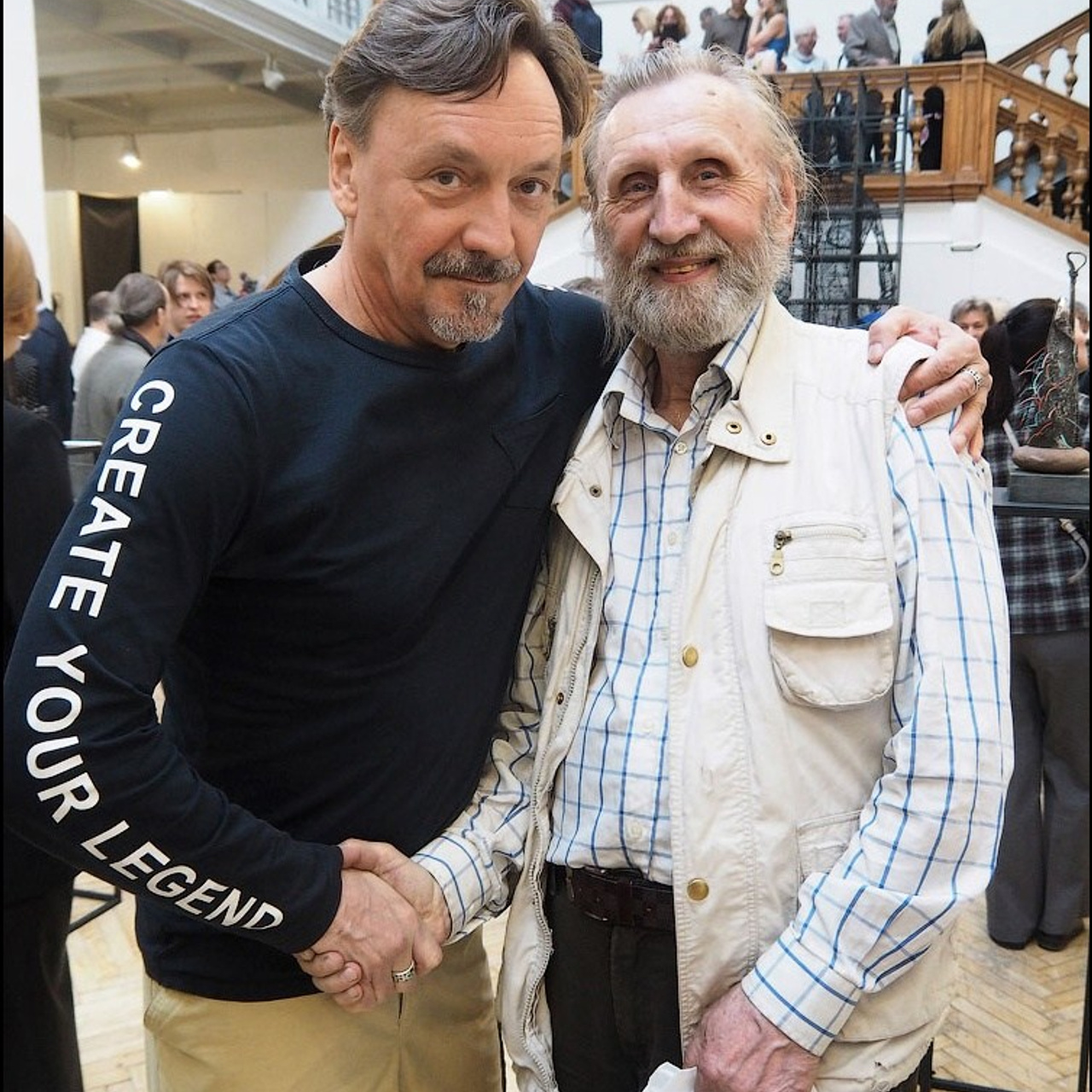 Латиф Казбеков «БУМАЖНЫЕ МИРЫ»