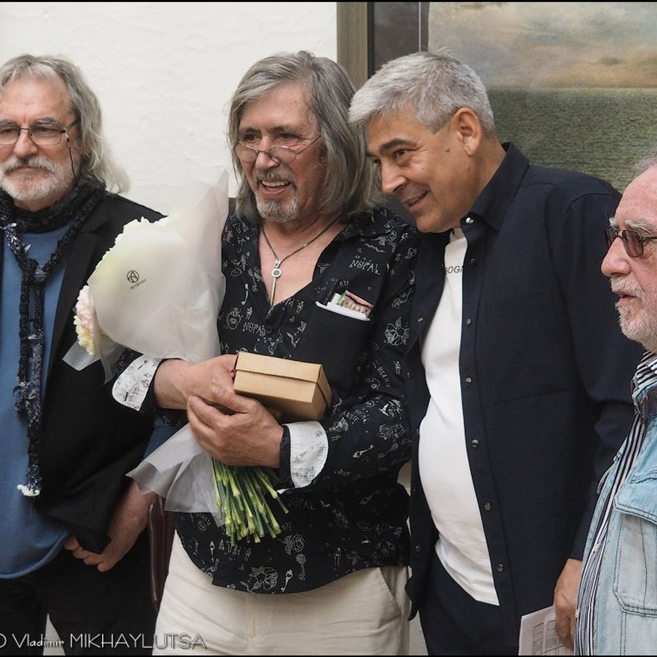 Латиф Казбеков «БУМАЖНЫЕ МИРЫ»