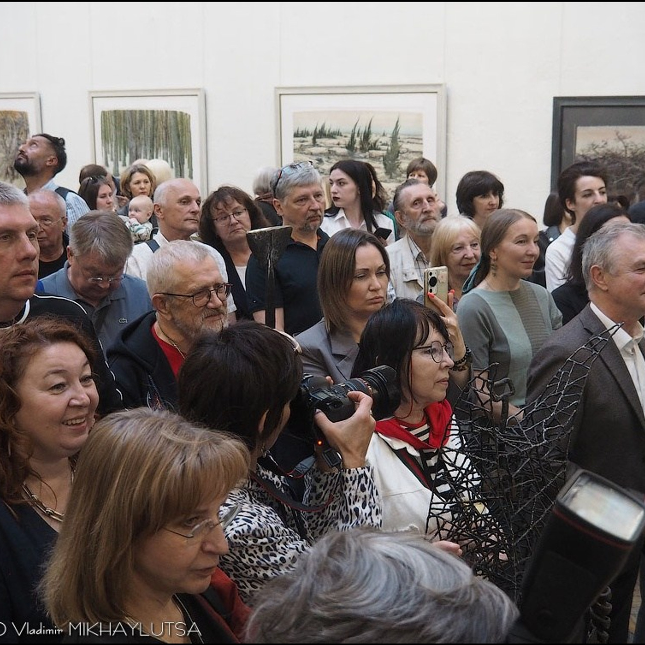 Латиф Казбеков «БУМАЖНЫЕ МИРЫ»