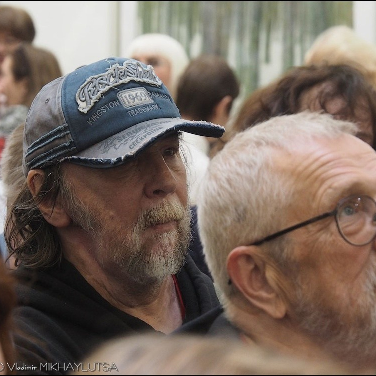 Латиф Казбеков «БУМАЖНЫЕ МИРЫ»