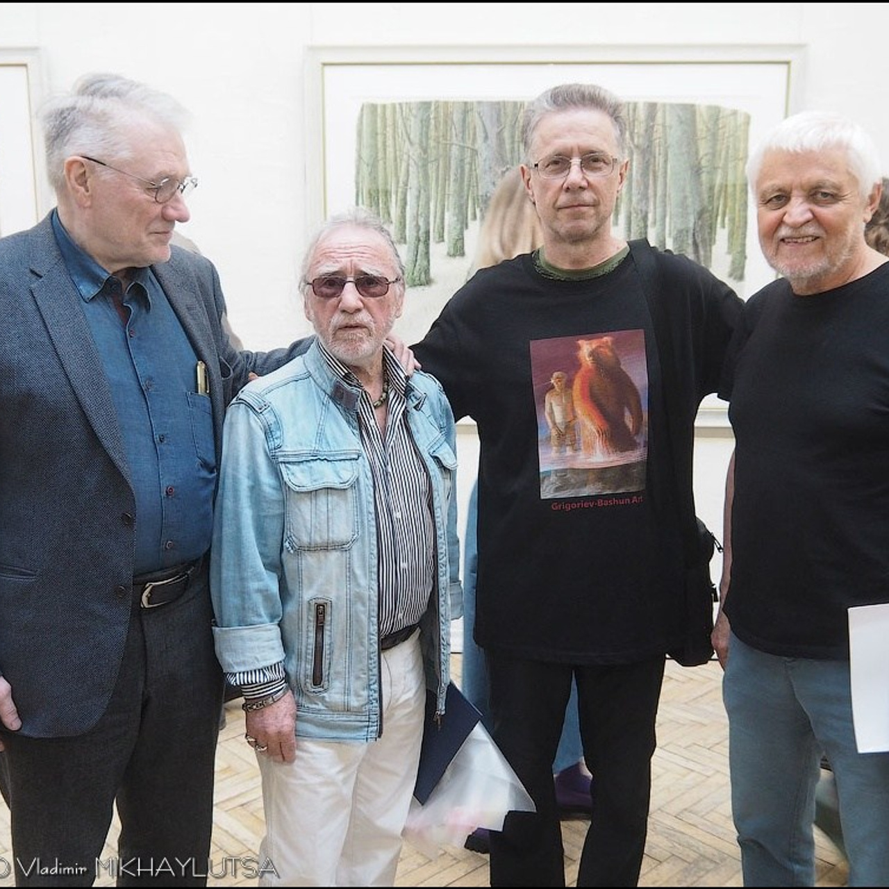 Латиф Казбеков «БУМАЖНЫЕ МИРЫ»