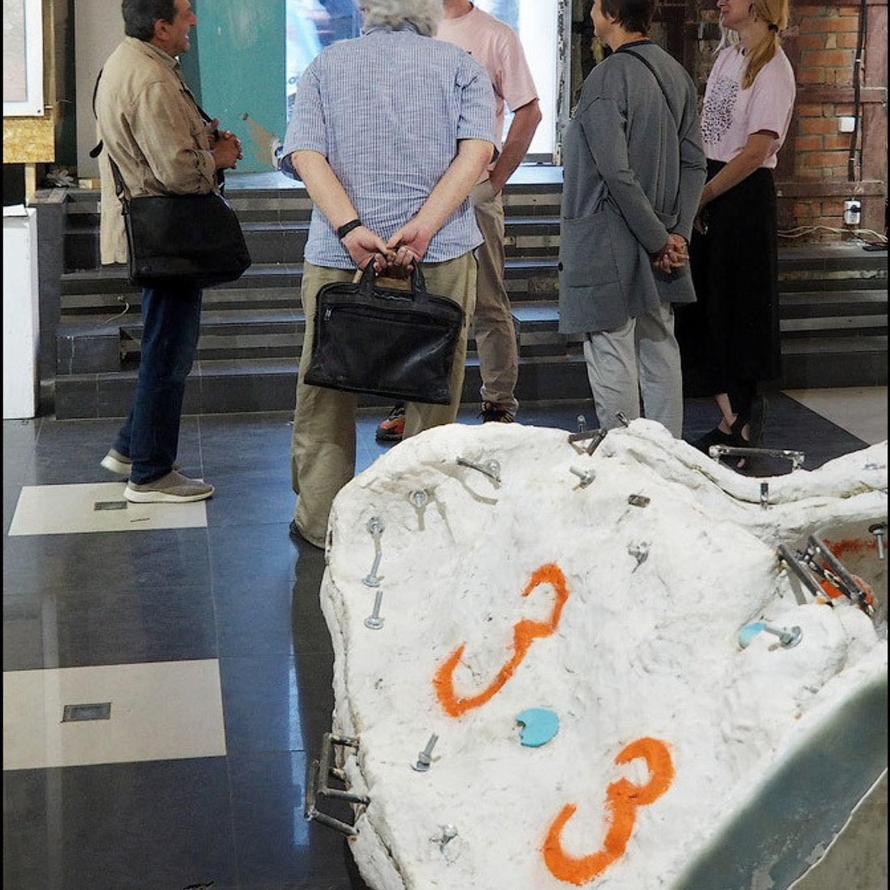 «От монумента до граффити»