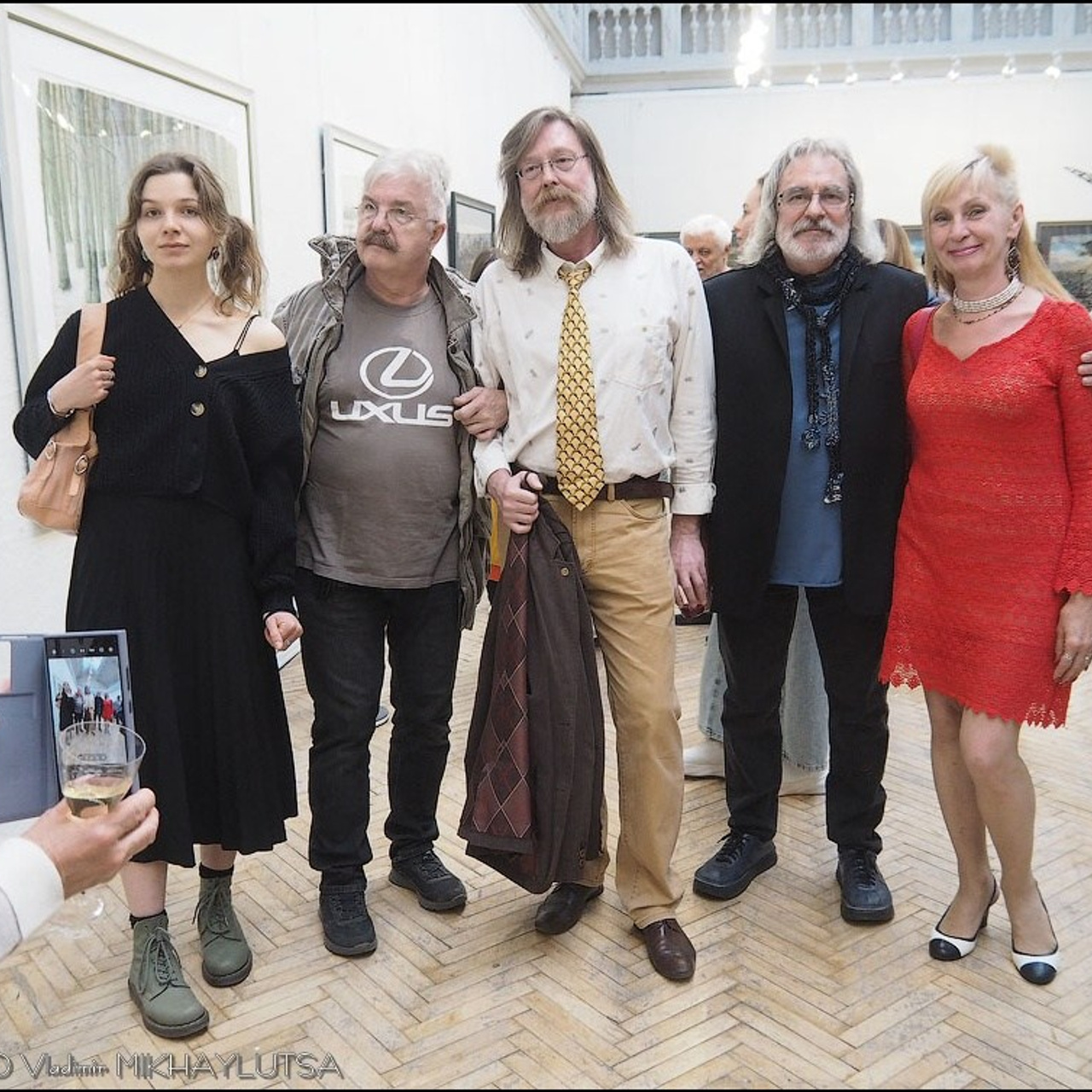 Латиф Казбеков «БУМАЖНЫЕ МИРЫ»