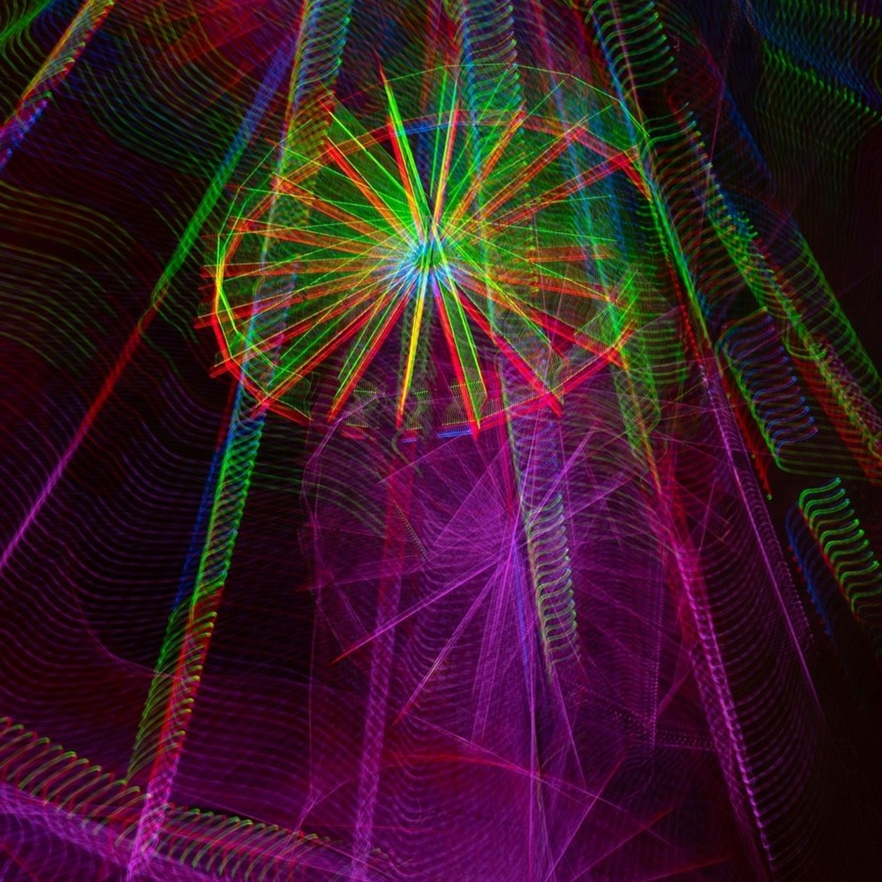 Надя Зайцева художник фотограф люминограф