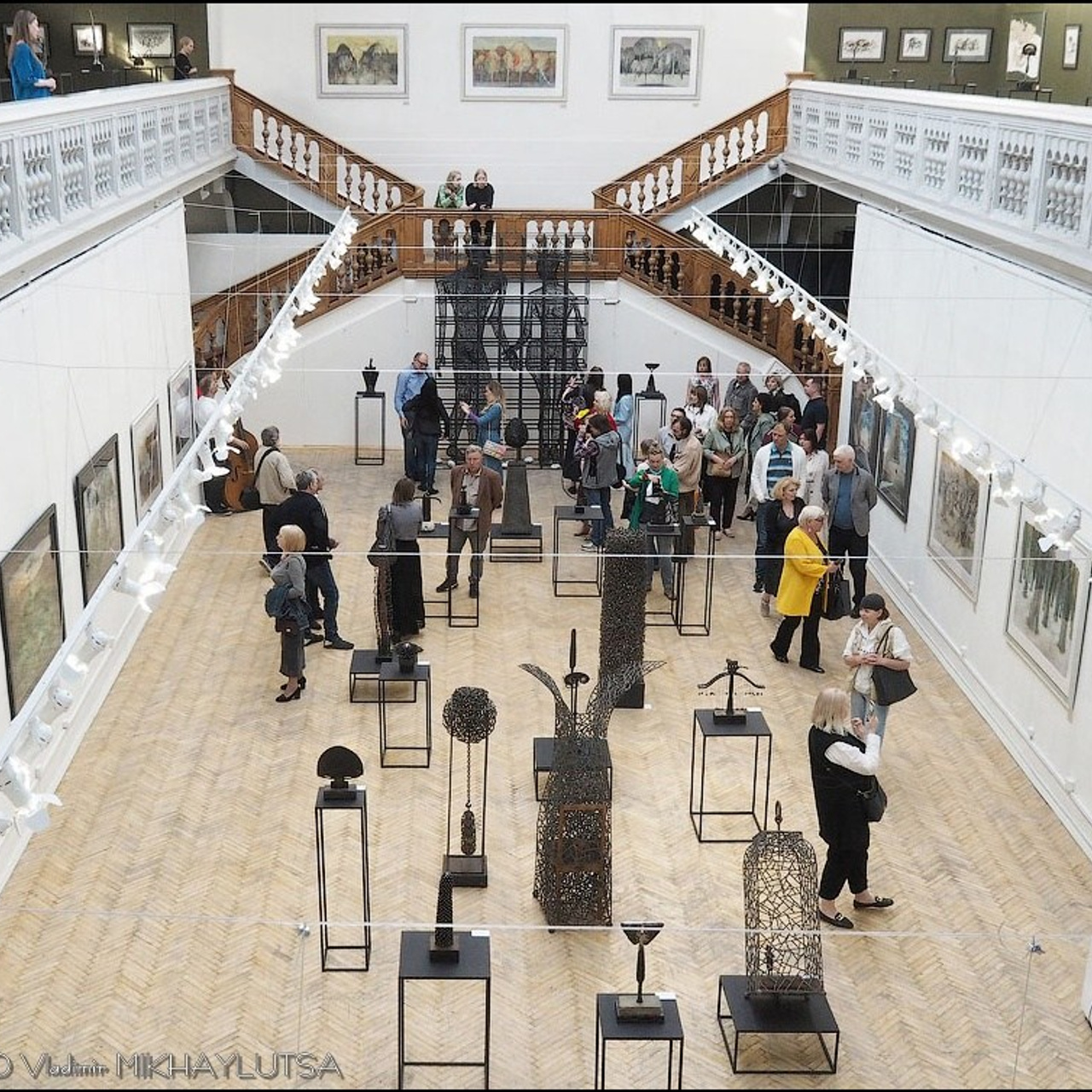 Латиф Казбеков «БУМАЖНЫЕ МИРЫ»