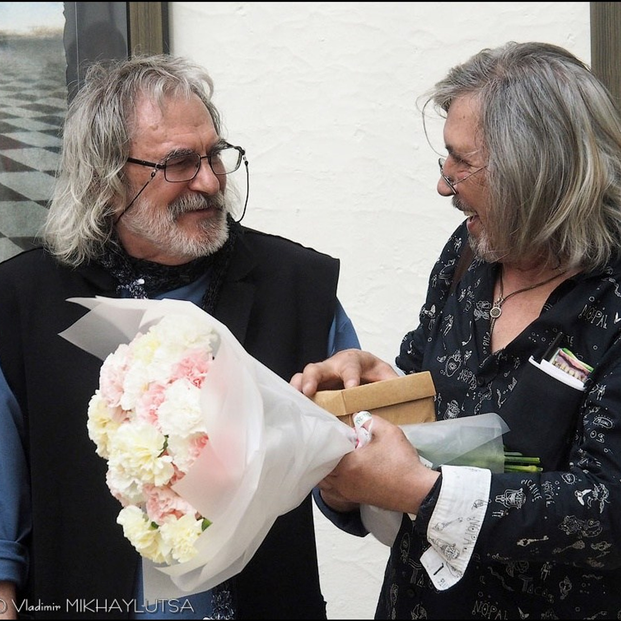 Латиф Казбеков «БУМАЖНЫЕ МИРЫ»