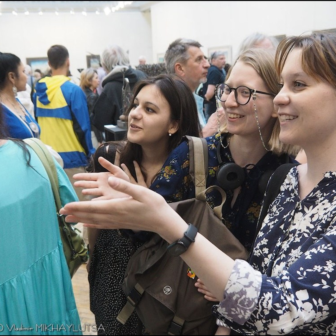 Латиф Казбеков «БУМАЖНЫЕ МИРЫ»