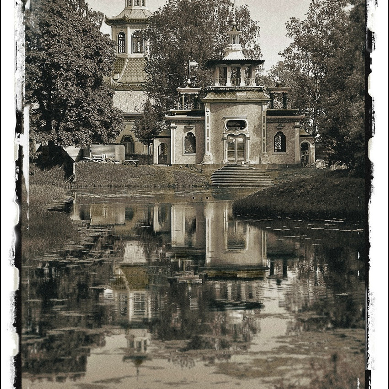 Михайлуца, Вид на Скрипучую Беседку в Царском Селе. сепия.