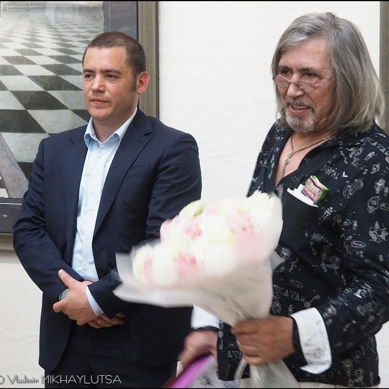 Латиф Казбеков «БУМАЖНЫЕ МИРЫ»