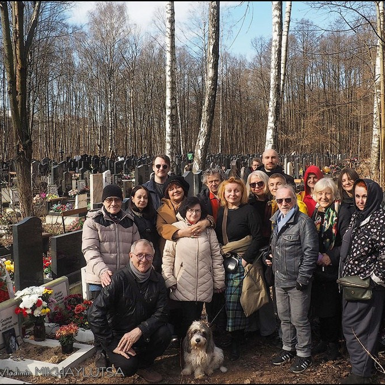 У могилы Валентина Самарина