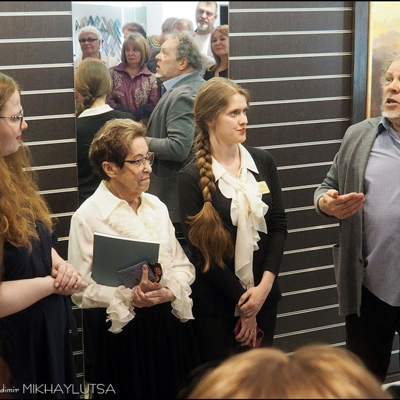 Юбилейная выставка галереи «Краски жизни»