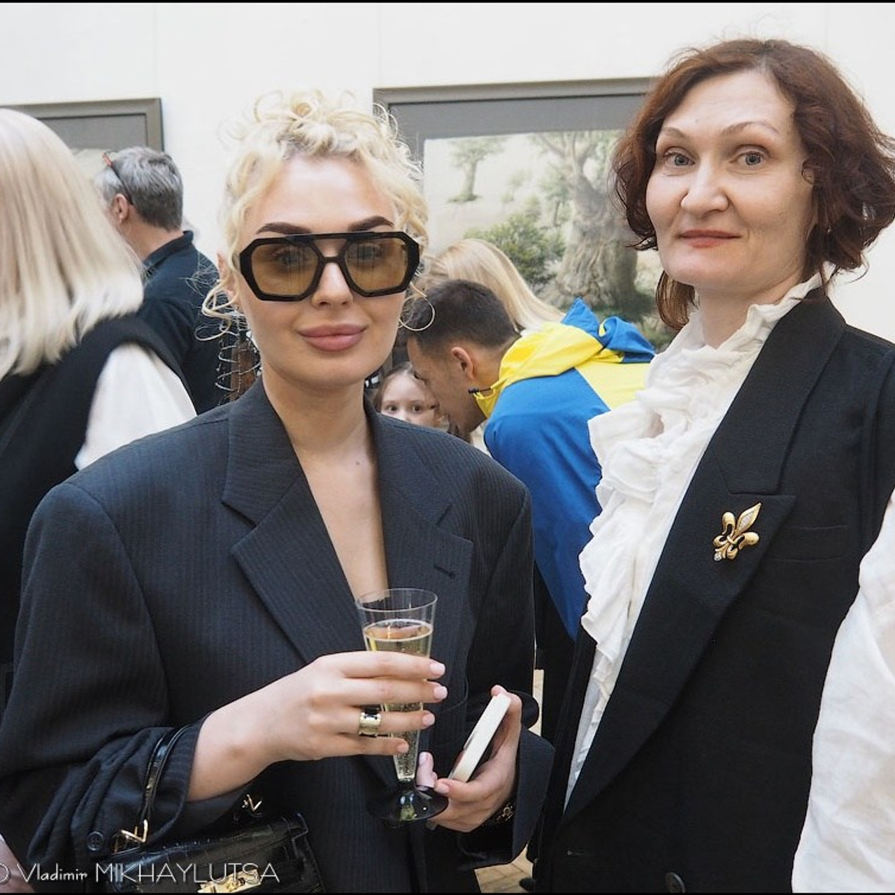 Латиф Казбеков «БУМАЖНЫЕ МИРЫ»