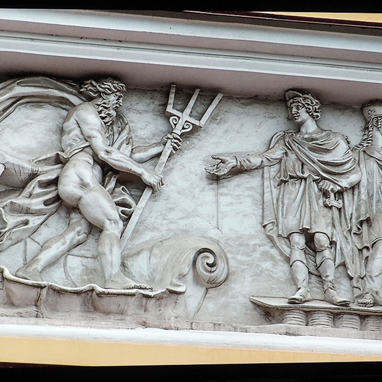 «От монумента до граффити»