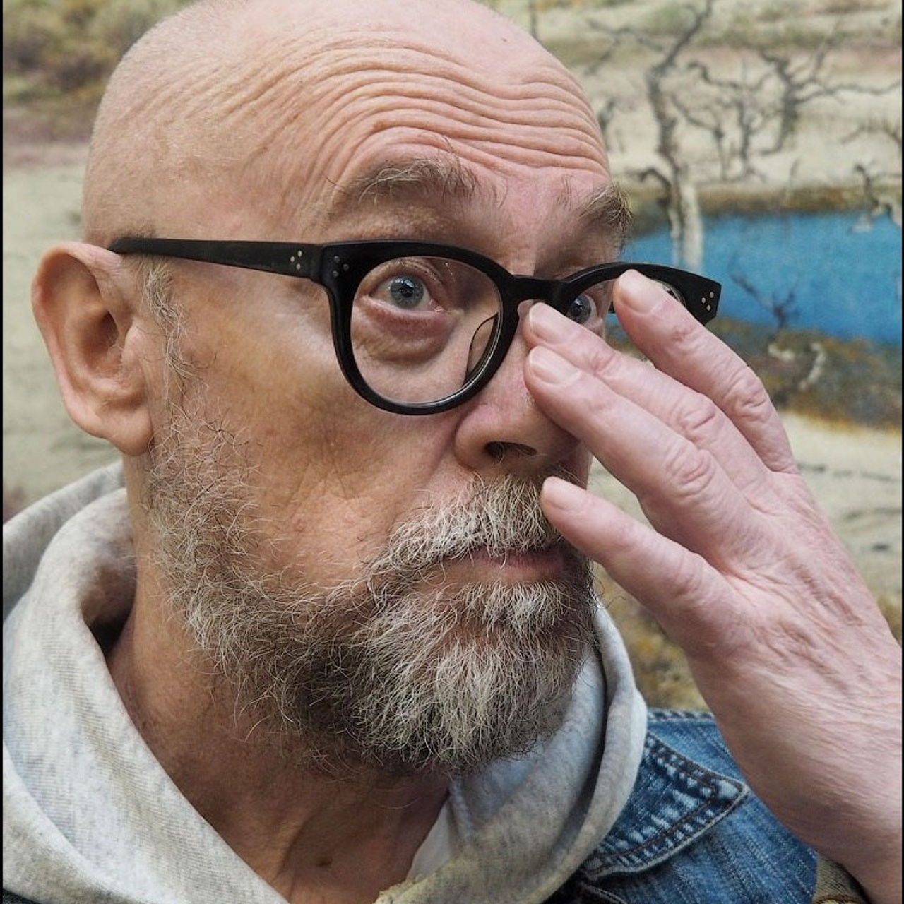 Латиф Казбеков «БУМАЖНЫЕ МИРЫ»