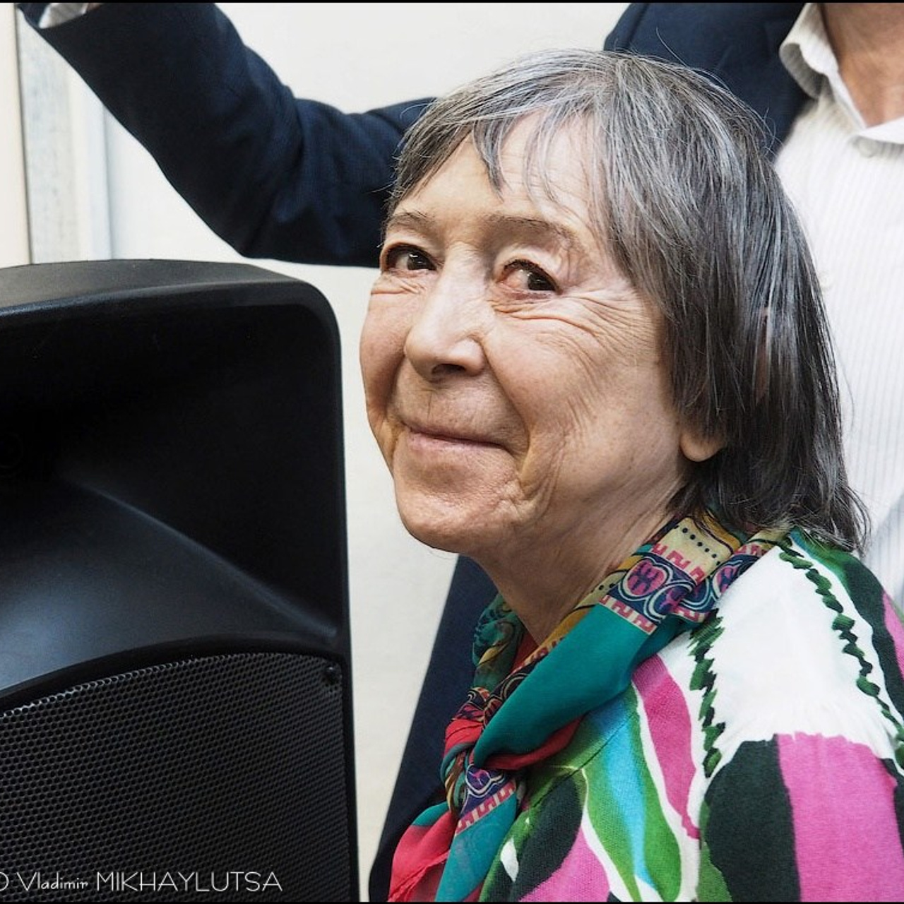 Латиф Казбеков «БУМАЖНЫЕ МИРЫ»