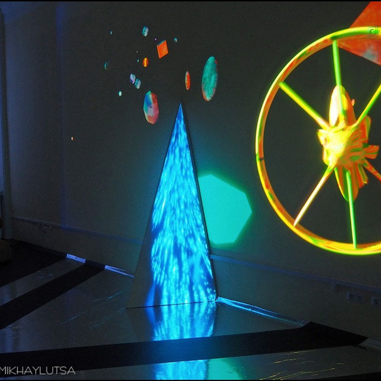 Посвящение космонавтике - Люминография - luminografia.ru