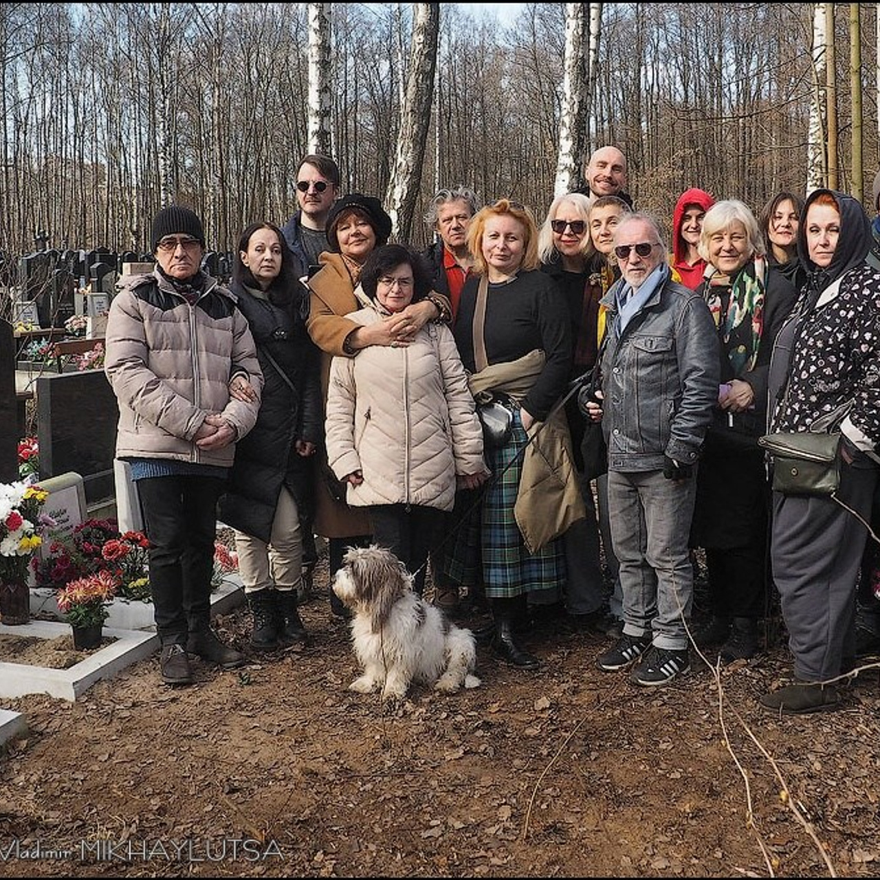 У могилы Валентина Самарина