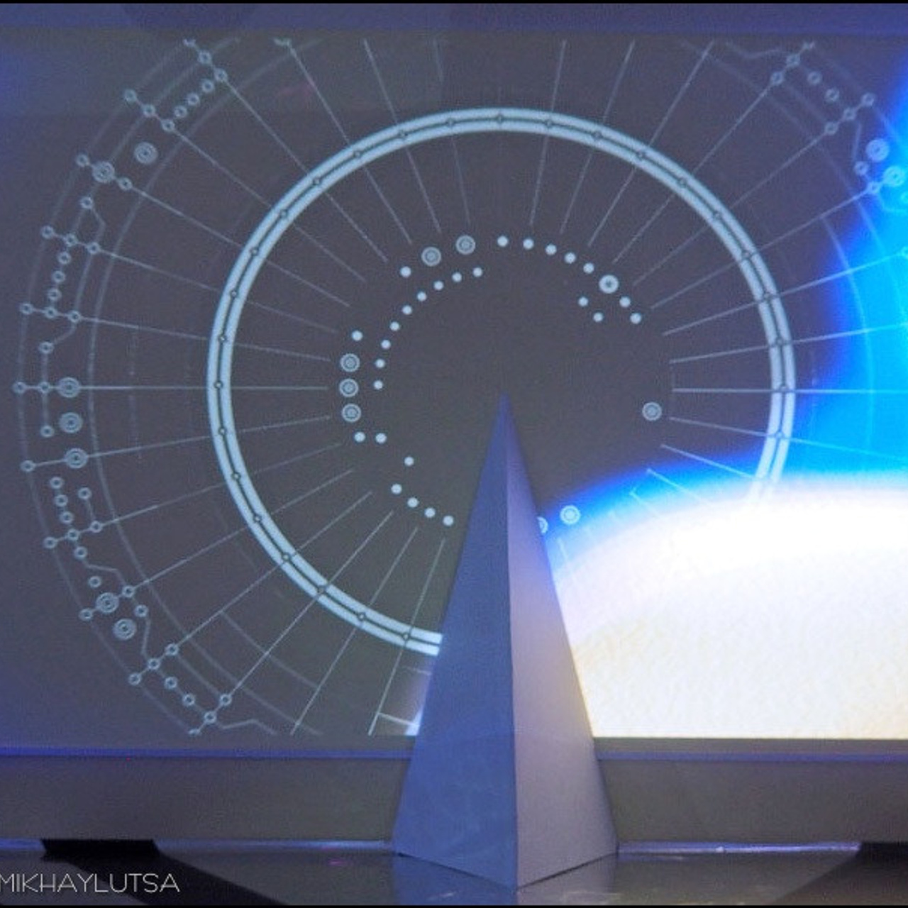 Посвящение космонавтике - Люминография - luminografia.ru