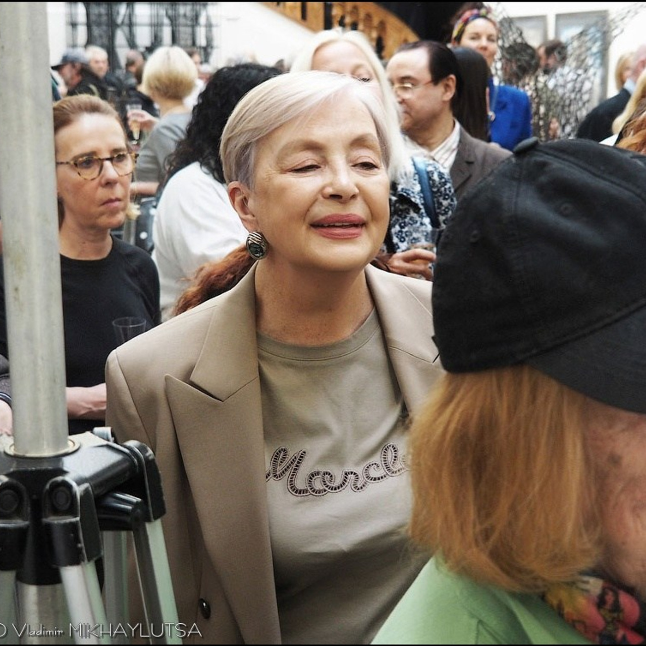 Латиф Казбеков «БУМАЖНЫЕ МИРЫ»