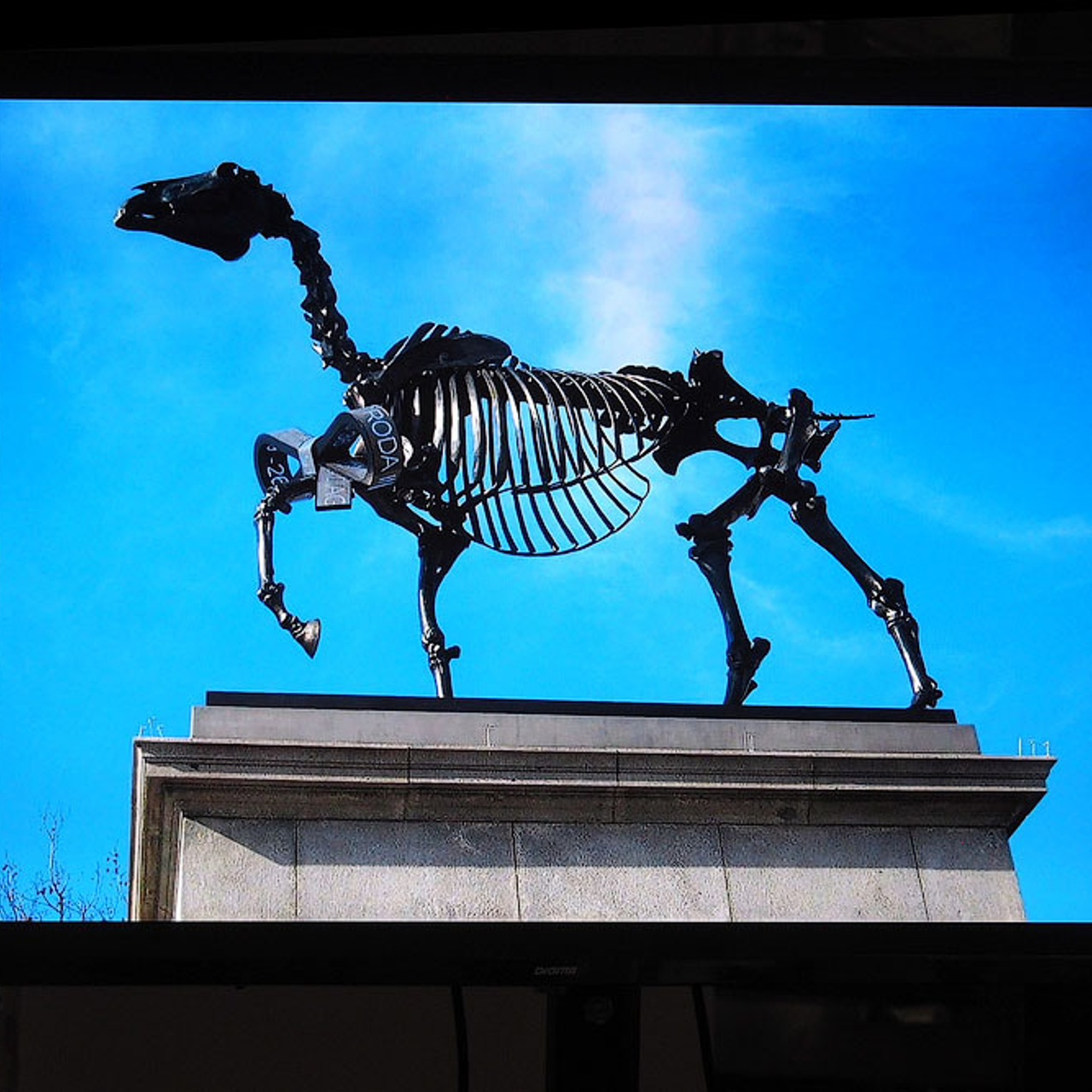 «От монумента до граффити»