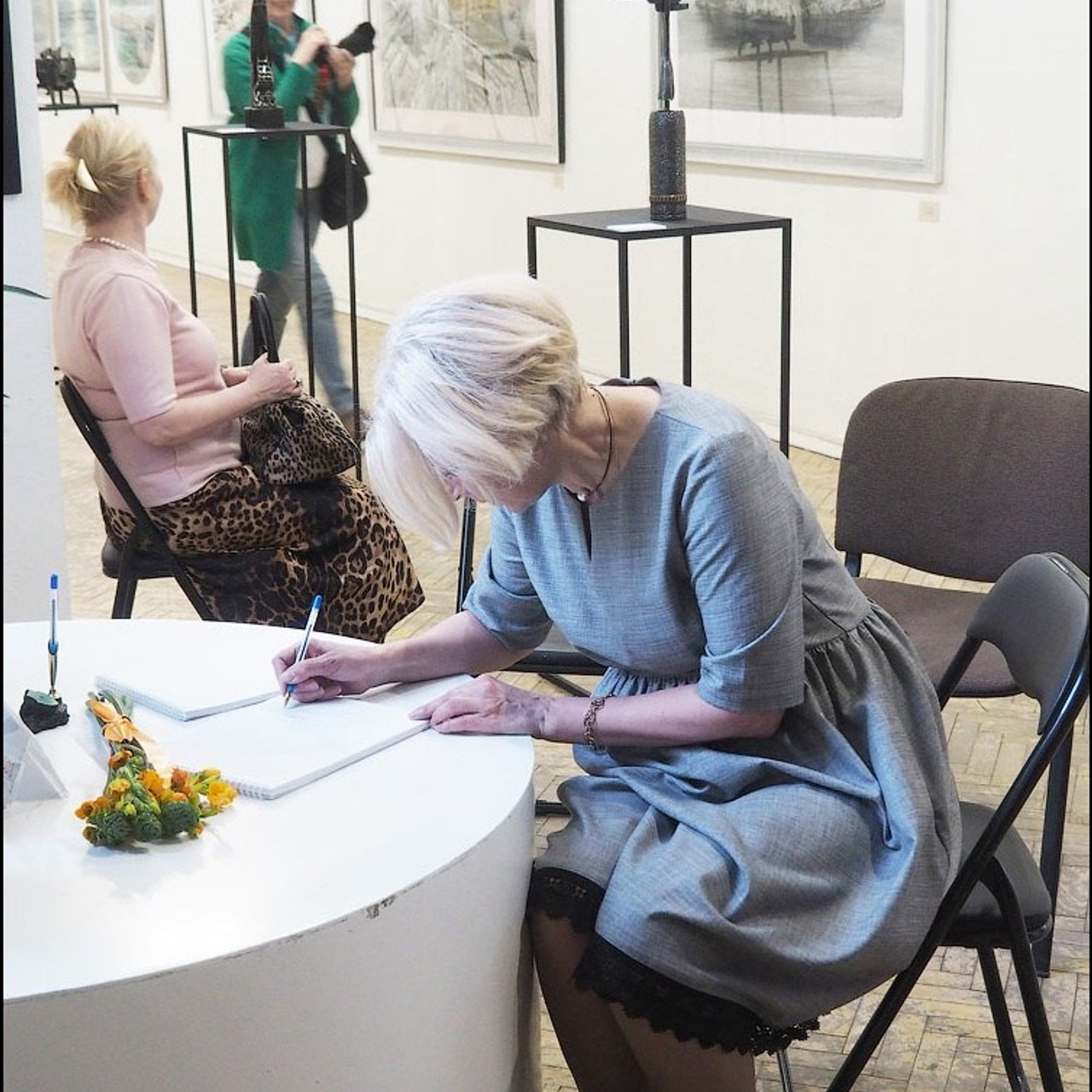 Латиф Казбеков «БУМАЖНЫЕ МИРЫ»