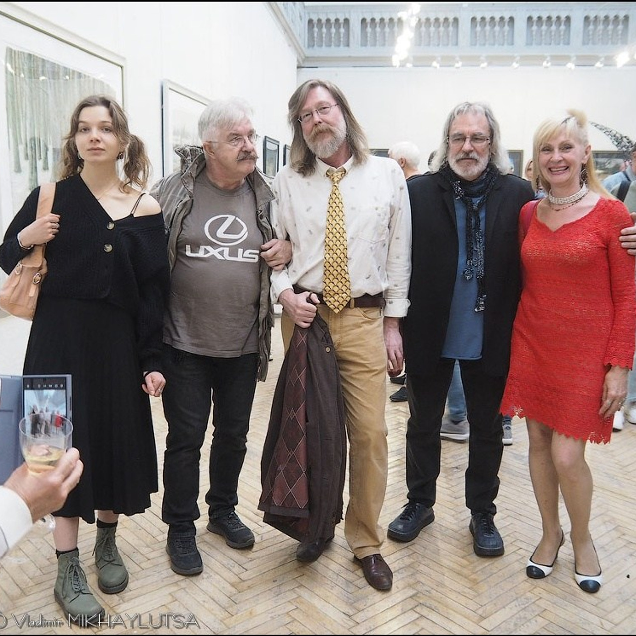 Латиф Казбеков «БУМАЖНЫЕ МИРЫ»