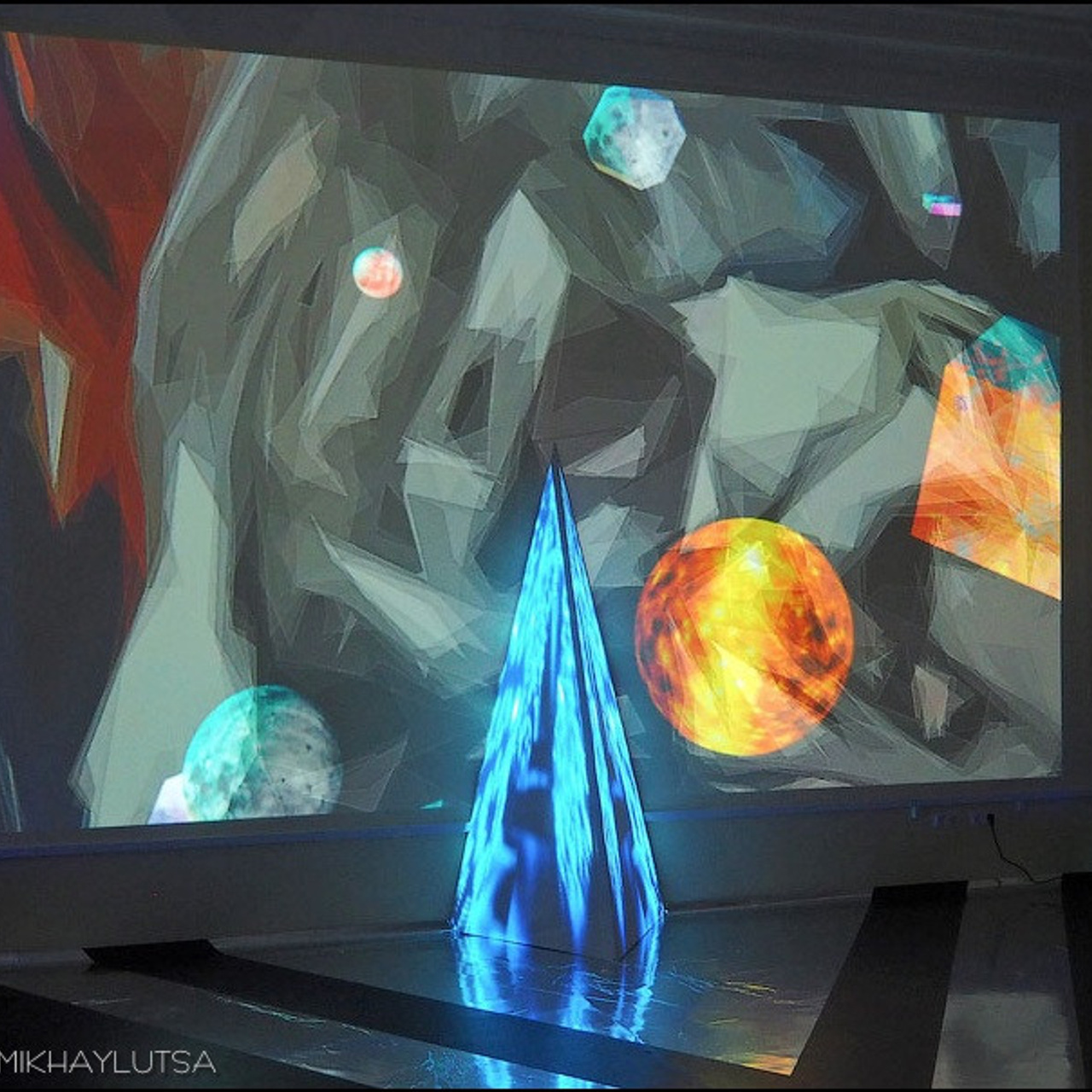 Посвящение космонавтике - Люминография - luminografia.ru