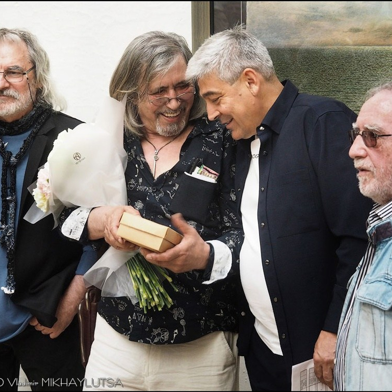 Латиф Казбеков «БУМАЖНЫЕ МИРЫ»