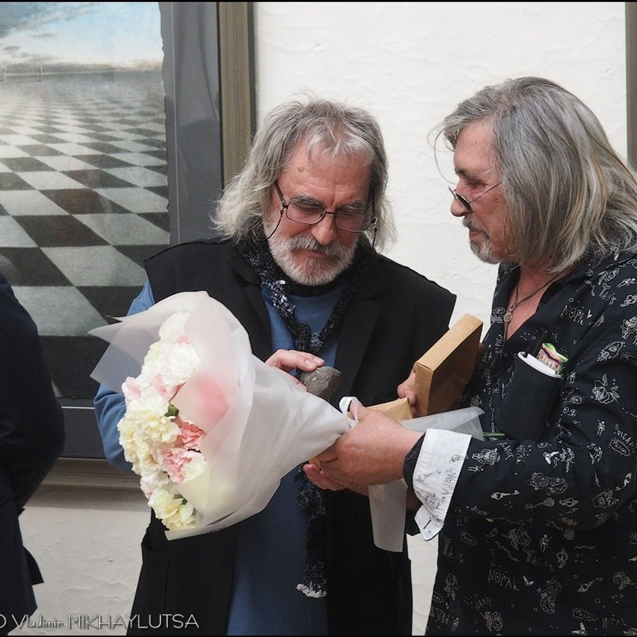 Латиф Казбеков «БУМАЖНЫЕ МИРЫ»