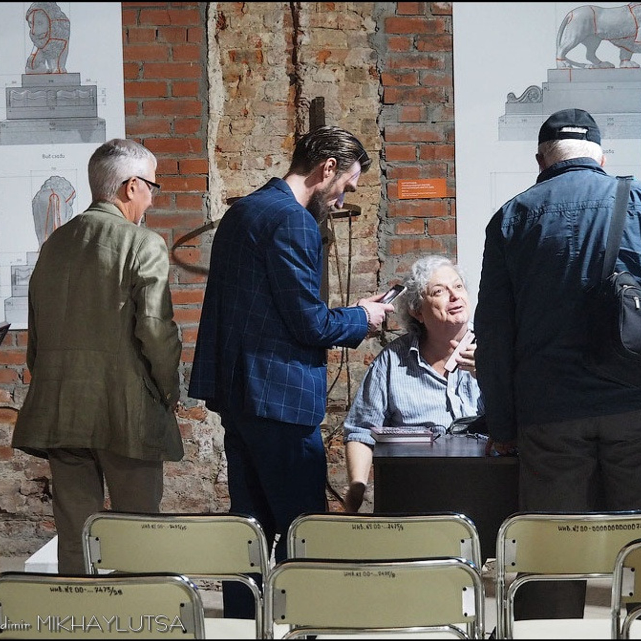 «От монумента до граффити»