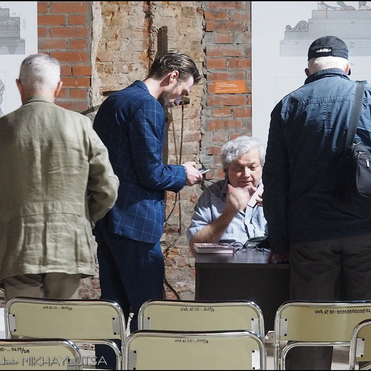 «От монумента до граффити»