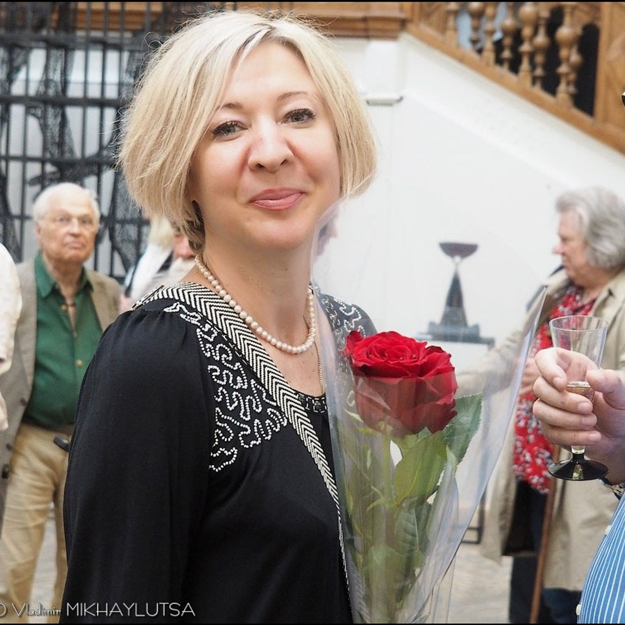 Латиф Казбеков «БУМАЖНЫЕ МИРЫ»