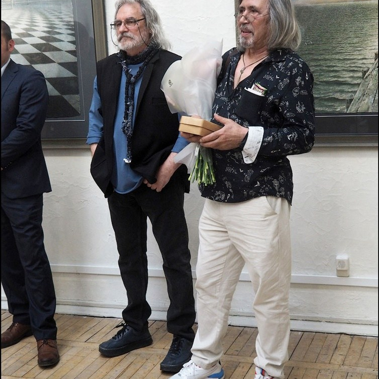 Латиф Казбеков «БУМАЖНЫЕ МИРЫ»