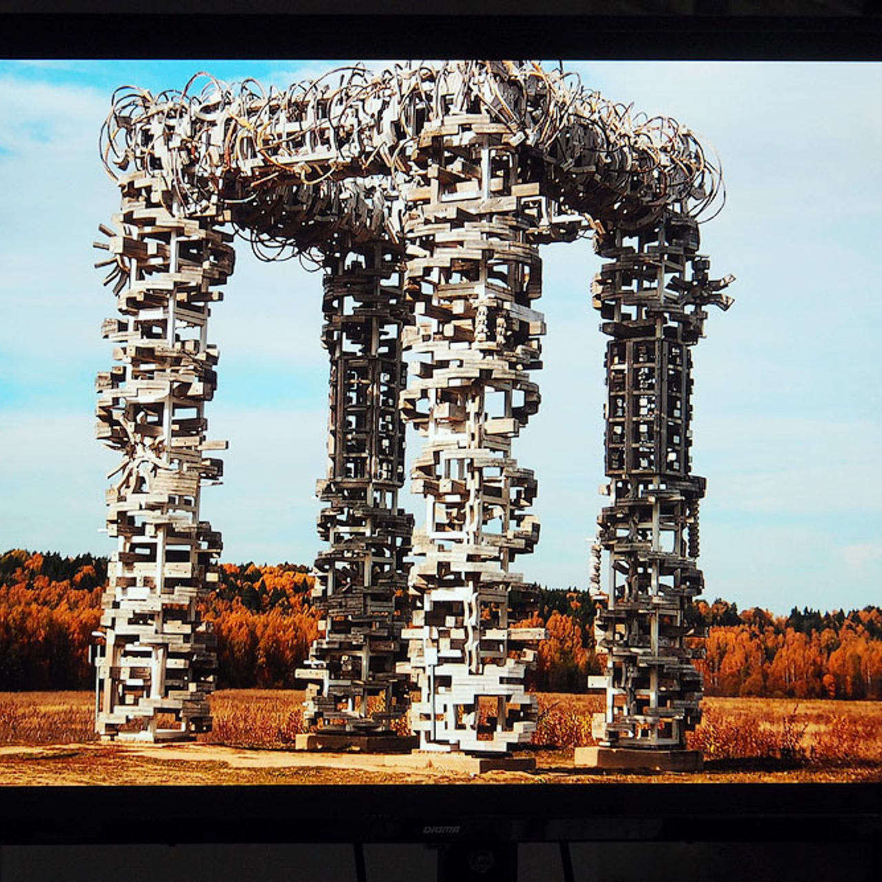 «От монумента до граффити»